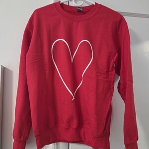 NWOT Gildan Red Heavy Blend Sweatshirt
